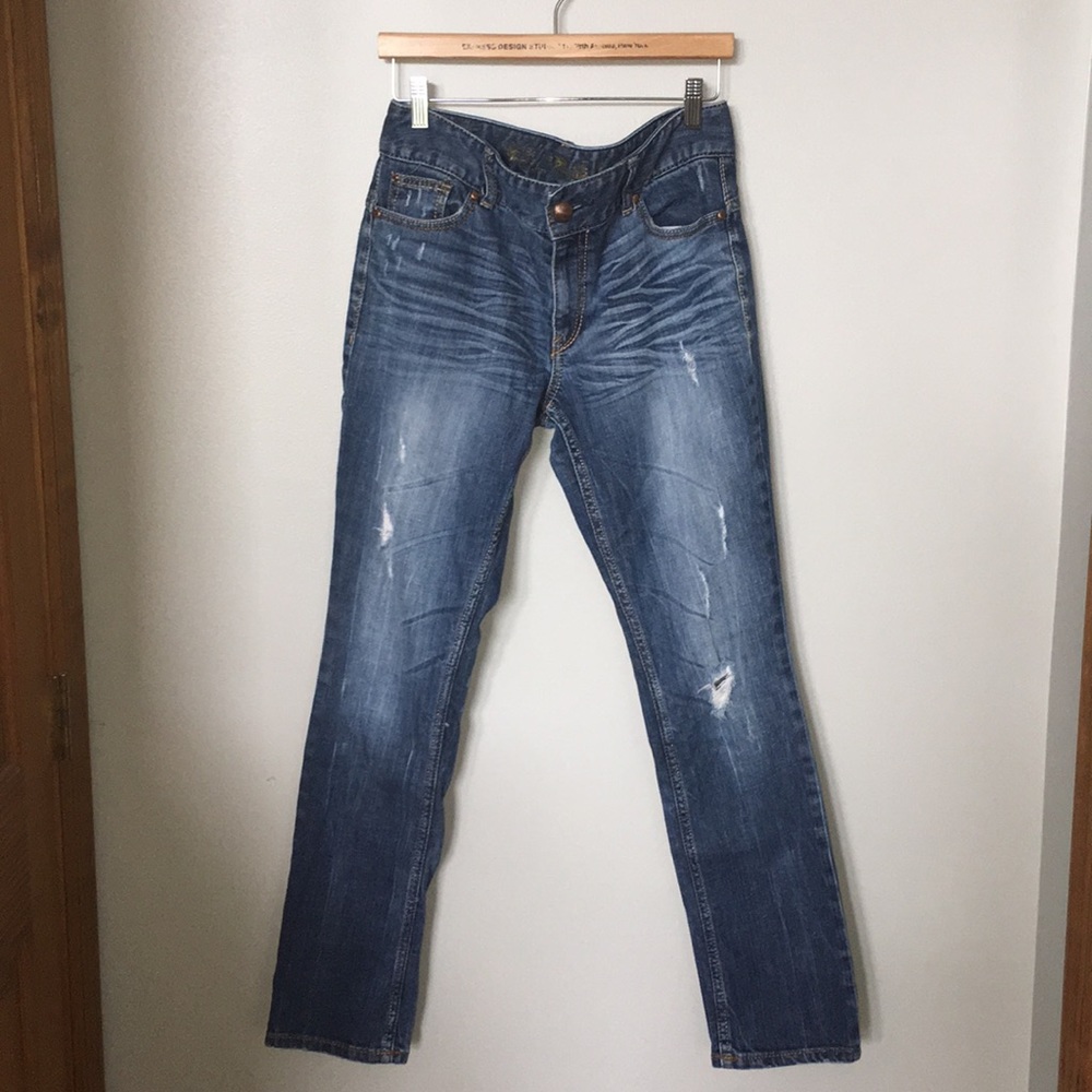 Express distressed skinny leg leg jean.  Size 4.
